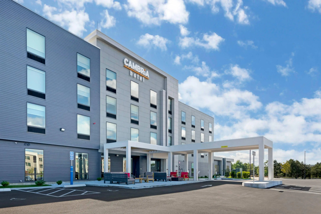 Cambria Hotel & Suites Plymouth