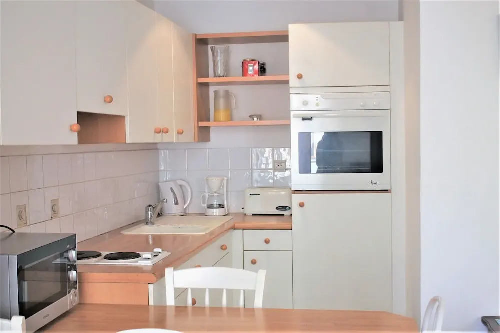 Central Studio with 2 Double Beds