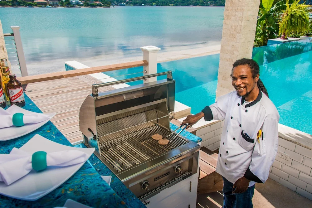 Everything Nice By the Sea in Montego Bay 5BR