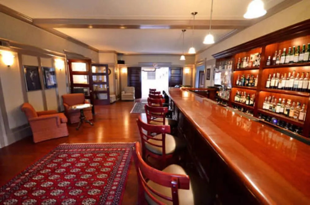 Gateways Inn