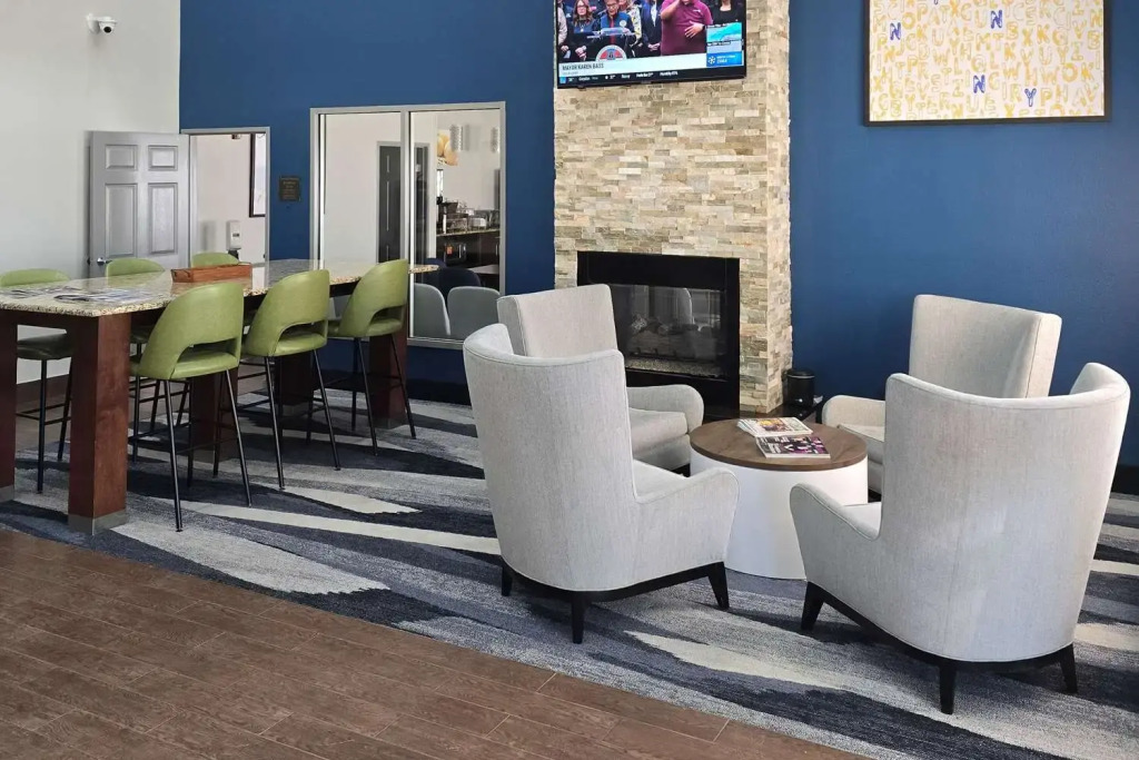 Comfort Suites Terre Haute University Area