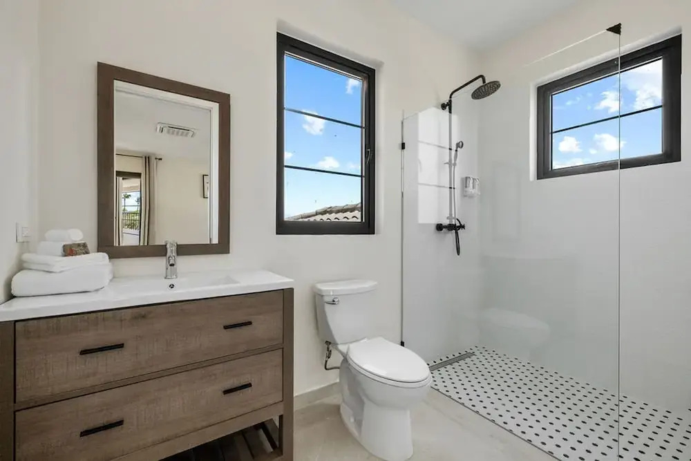NEW Walk 2 Beach - 5BR Bonusroom w Pool Office