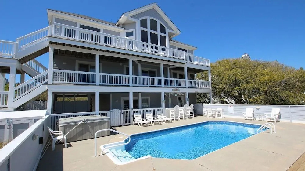 Paradise Cove - 8 Br home by RedAwning