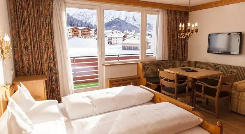 Ferienwohnung Chesa Arula 125