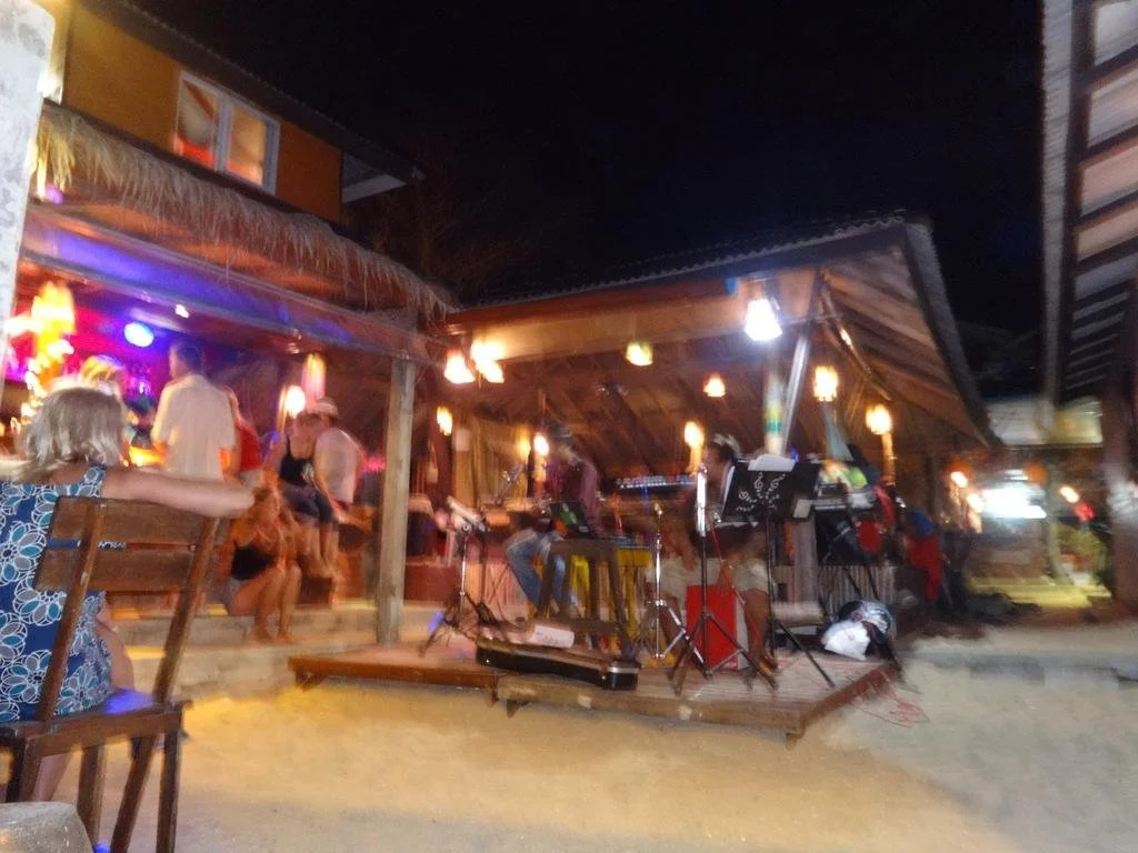 Horizon Bungalow Restaurant and Bar