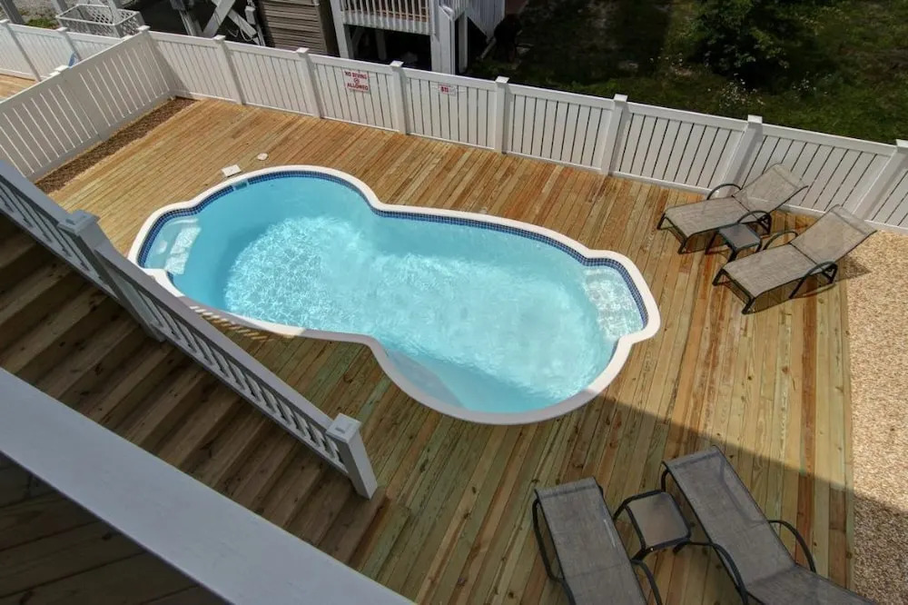 Welcome  4 Bedroom Home by RedAwning