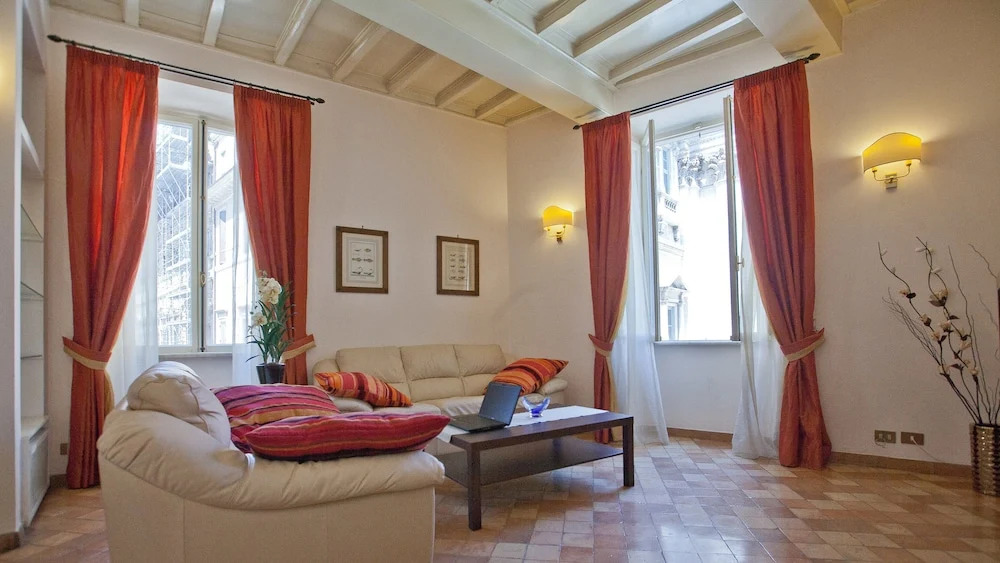 Rental in Rome Trevi Fouintain View Apartment