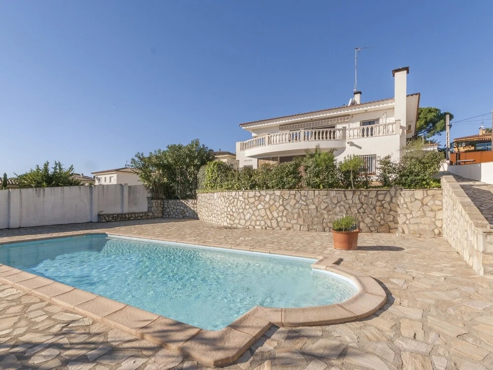 Beautiful House With a Large Terrace and Swimming Pool With a Fantastic View