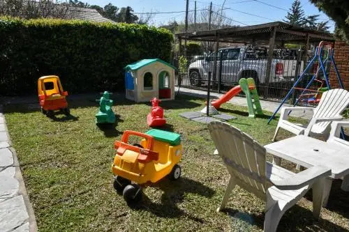 Bernies Bed & Breakfast , A 3 KILOMETROS DEL AEROP EZEIZA, VAN ,IN-OUT, FREE EZEIZA AIRPORT