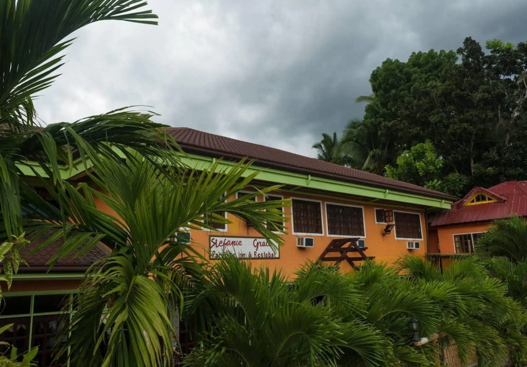 Stefanie Grace Inn
