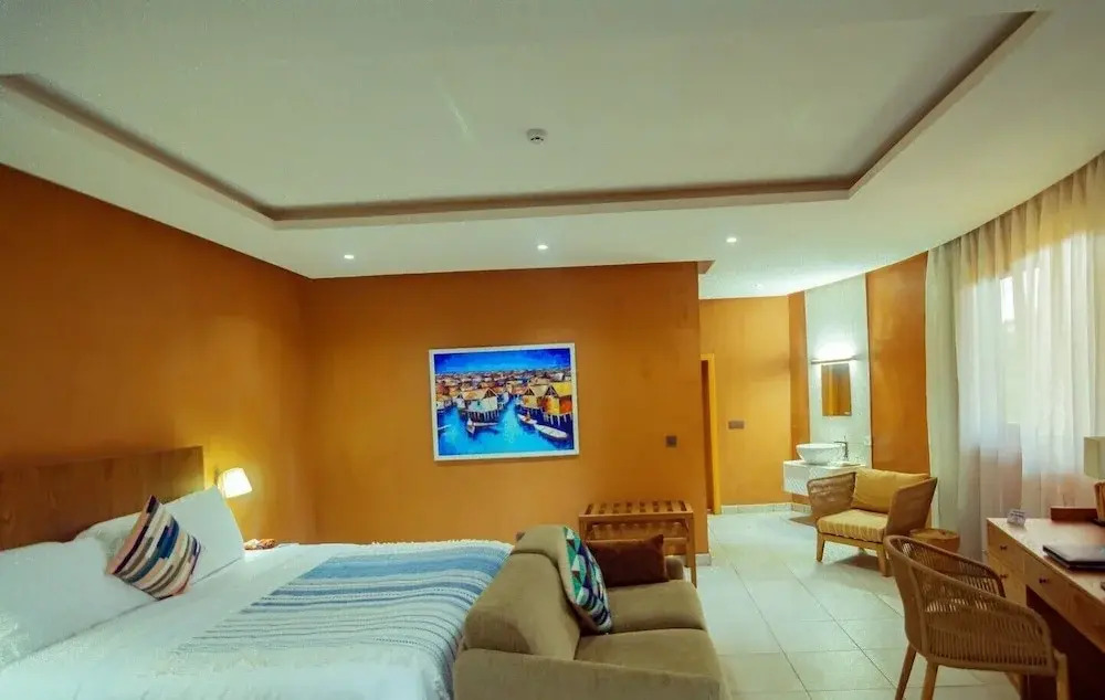 Trois Ore Residences & Green Earth Bistro
