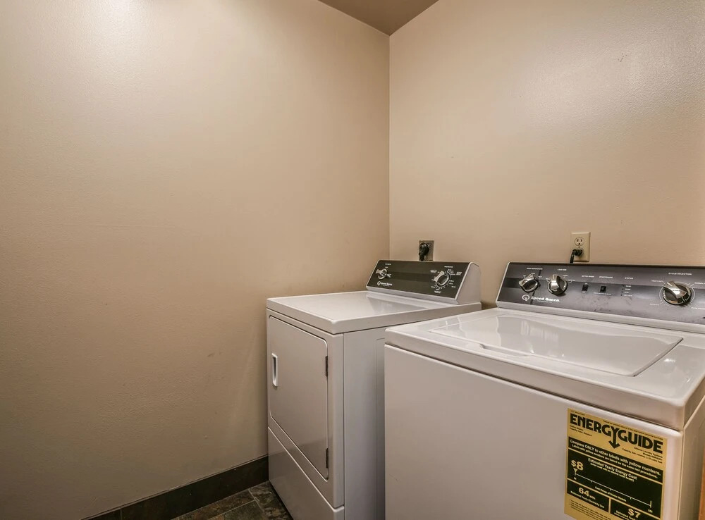 Arapahoe Lodge 8114