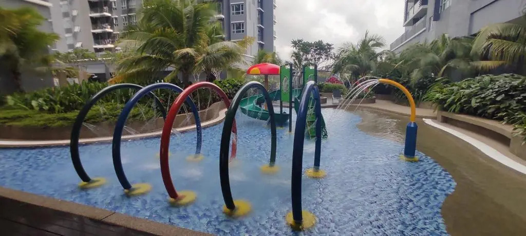 Bukit Rimau Instagrammable 2 Bedroom Apartment With Pool View up to 5 PAX