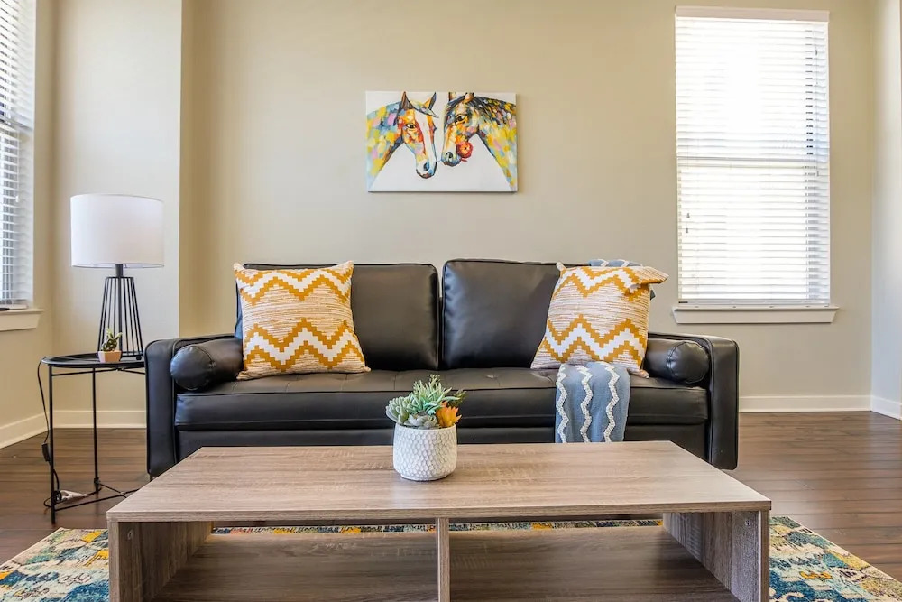 Reverchon Park Apartments by Frontdesk