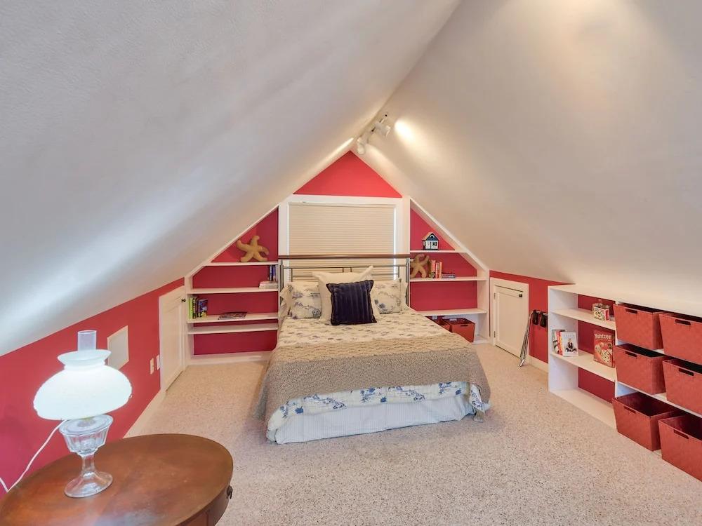66 Weeden Street Home 3 Bedrooms 2.5 Bathrooms Home