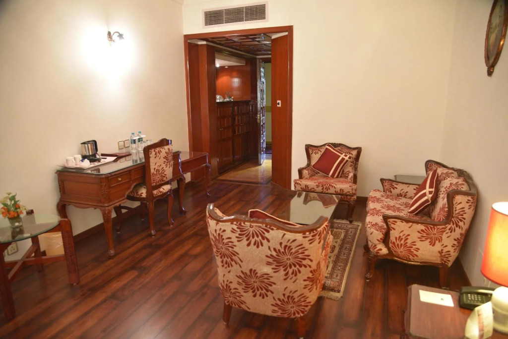 Hotel Kamal Palace