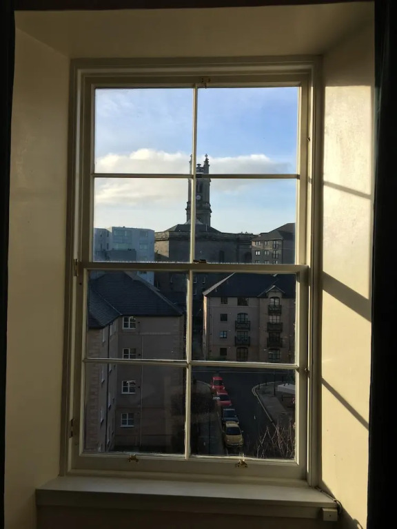 Flat In Stockbridge