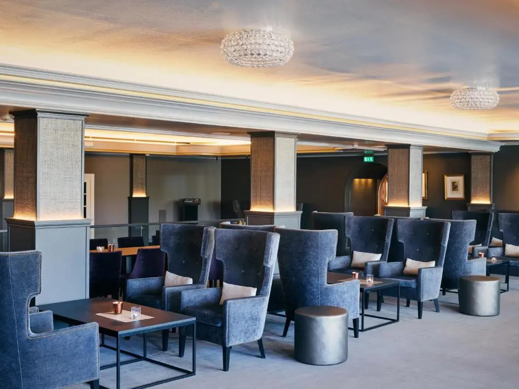 Dr. Holms Hotel