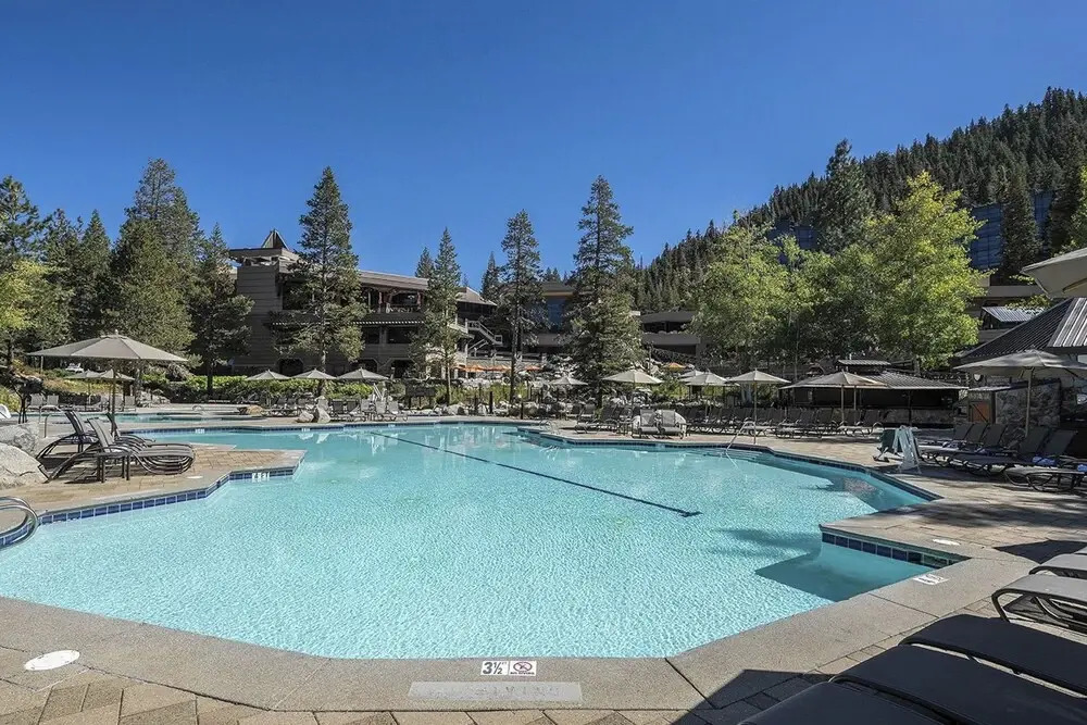 Ski-in/ski-out! 2BR Condo w/ Resort Pools, Spa