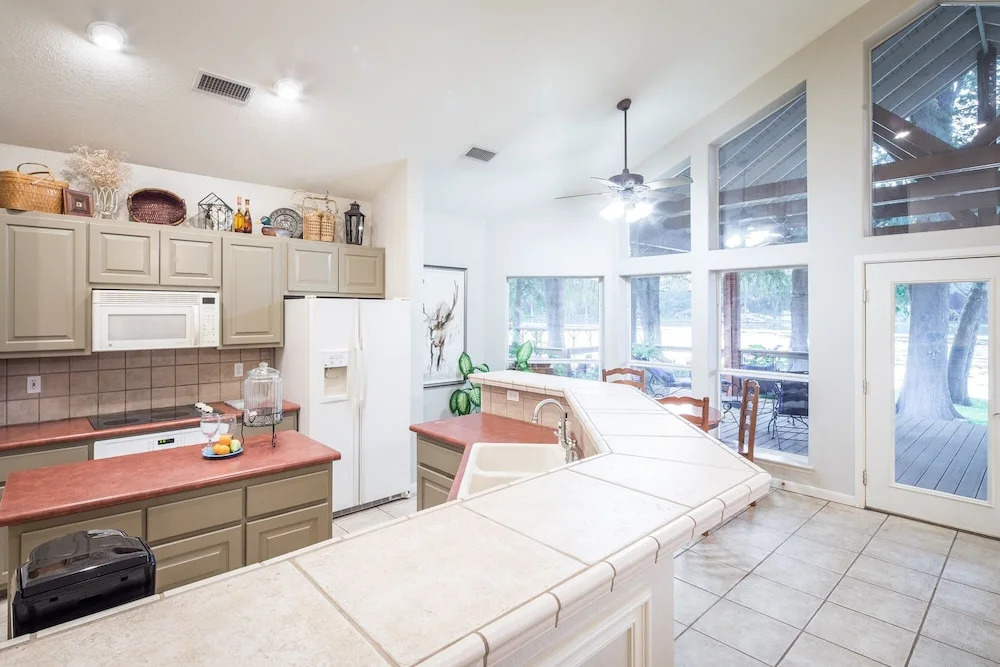 Serenity Shores House 3 Bedrooms 2.5 Bathrooms Home