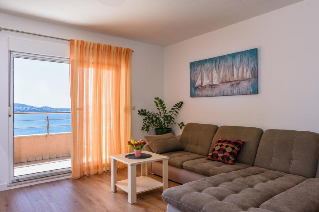 Apartment Maša - modern sea view apartment: A1 Trogir, Riviera Trogir