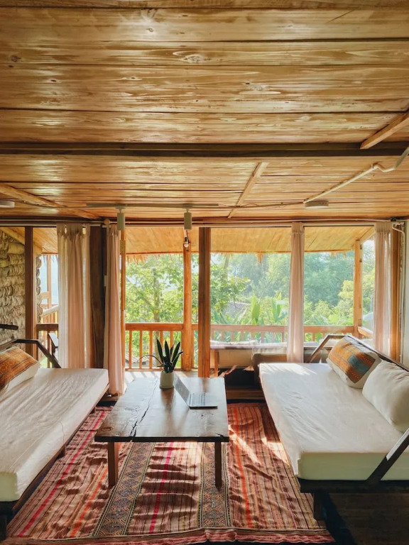Toce House Tả van