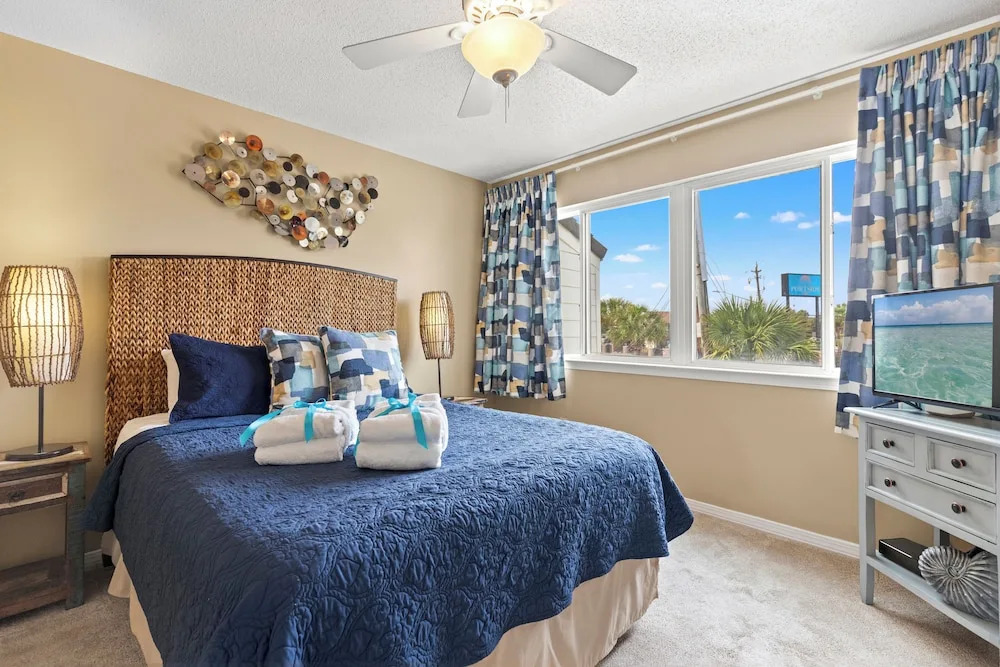 Breathtaking Views from Gulf Front 2 Bd / 3 Ba Townhome