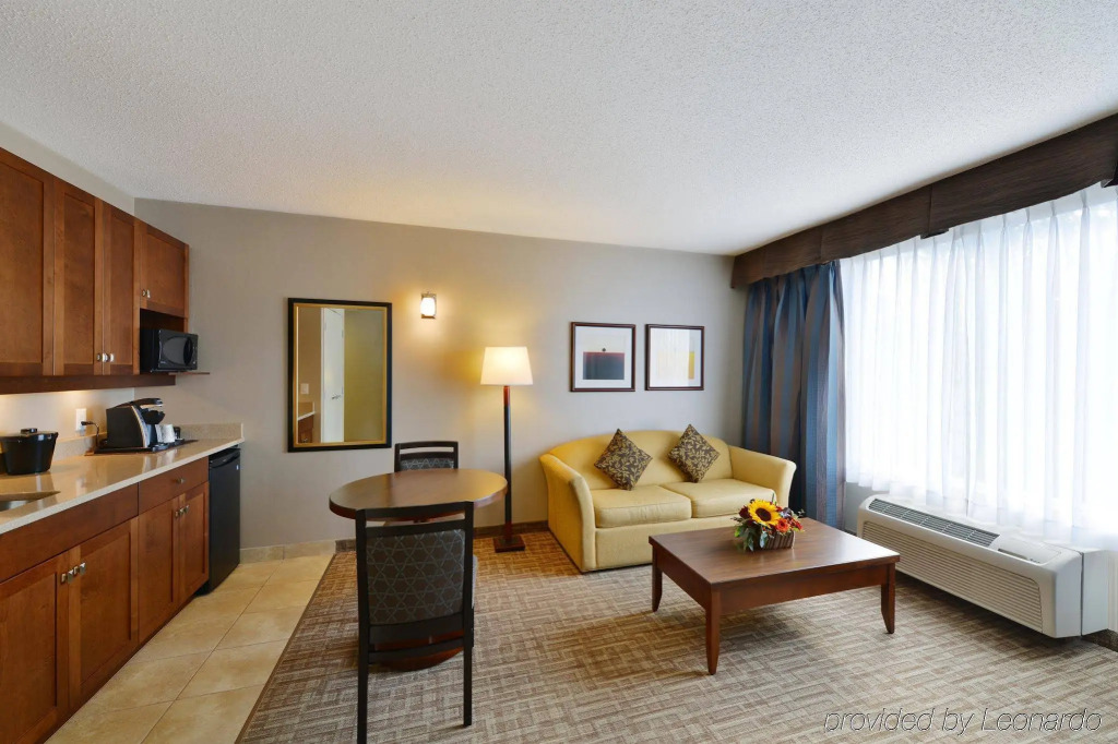 Hotel Kelowna & Conference Centre