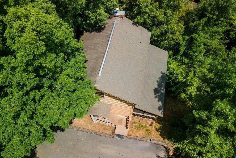 Er18 - The Lazy Bear View Great Location - Close To Town! 1 Bedroom Cabin by RedAwning