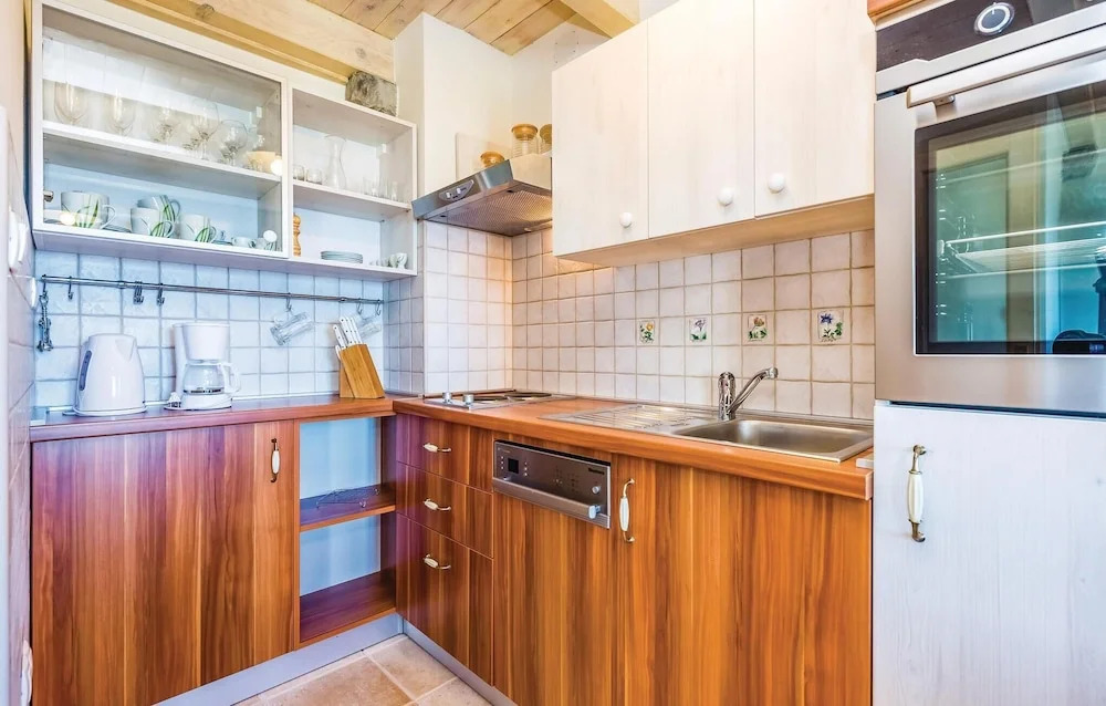 Amazing Home in Crikvenica With Wifi and 3 Bedrooms