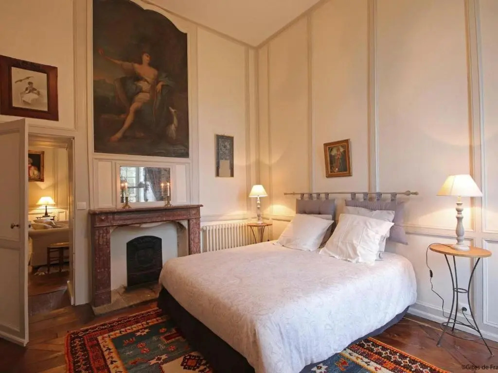 Demeure historique dans un château avec jardin et connexion WIFI - FR-1-497-13