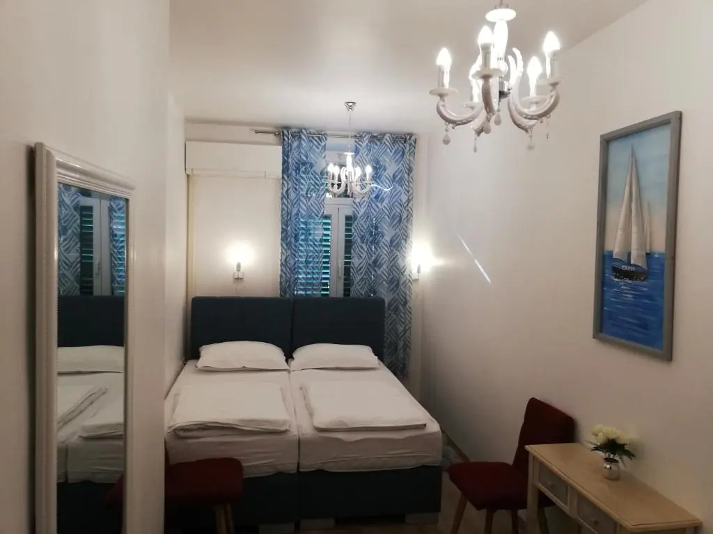 Apartment Lucy - City Center of Rijeka 4 *