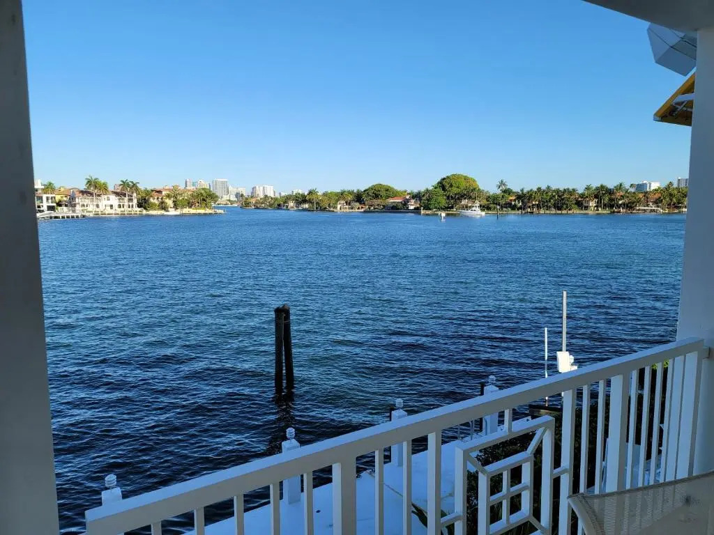 Waterfront Studio- Pool, Beach, Intercostal-5