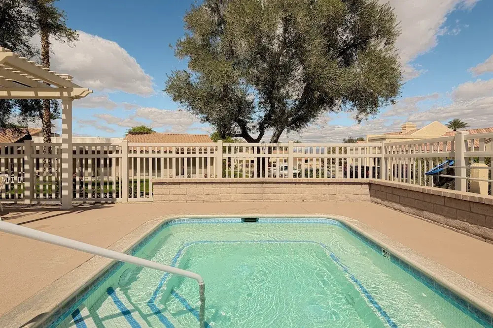 Elegant Fairway Condo #16-18 2 Bedrooms 2 Bathrooms Condo
