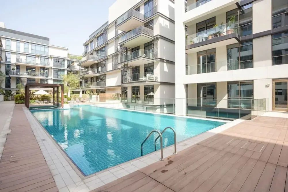 Captivating Apt in City Walk Pool View!