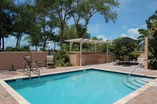 Alamanda Villas on Holmes Beach