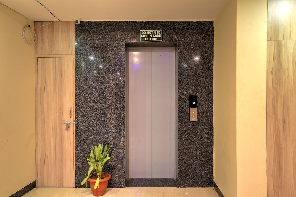Airport Hotel Mahal