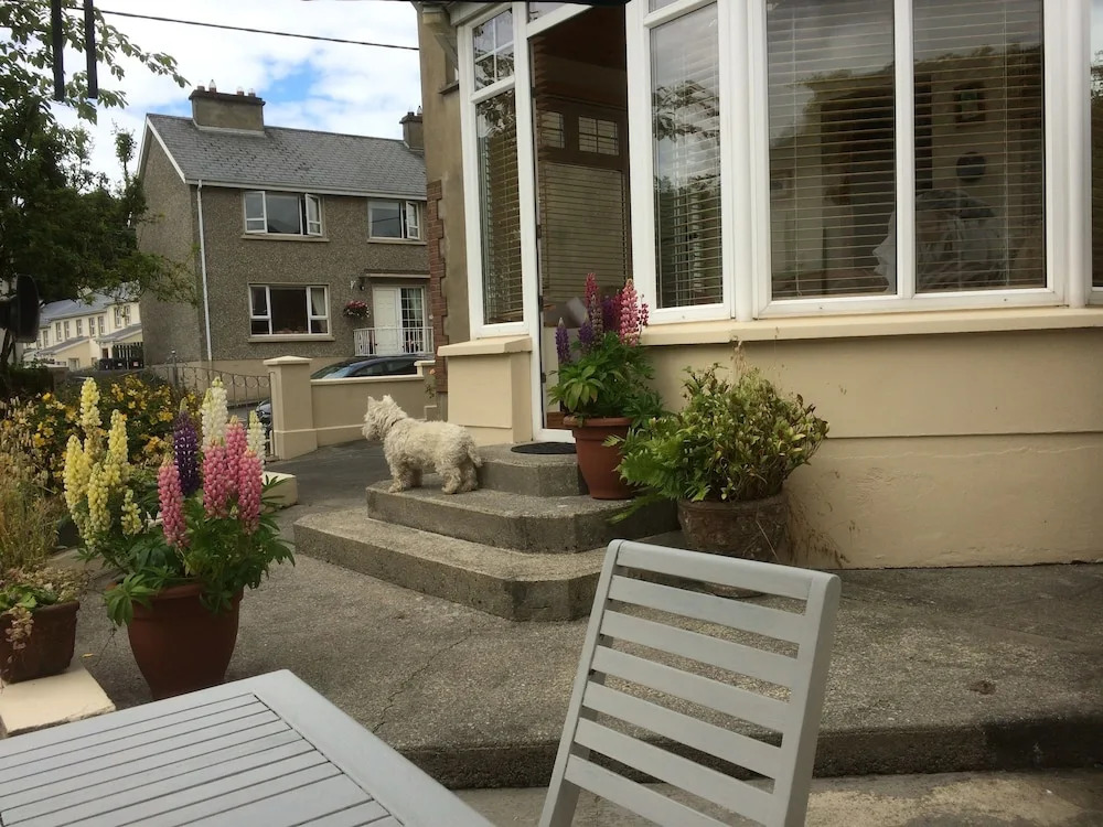 Millbrae Town Cottage