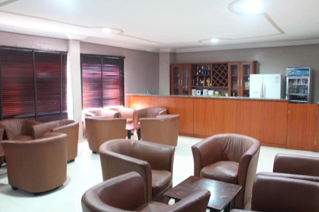 Reverton Hotel