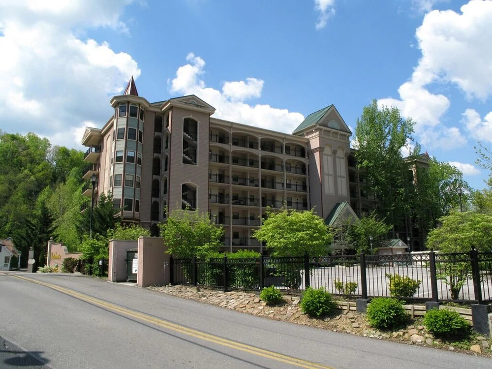 Roaring Romance - Two Bedroom Condo