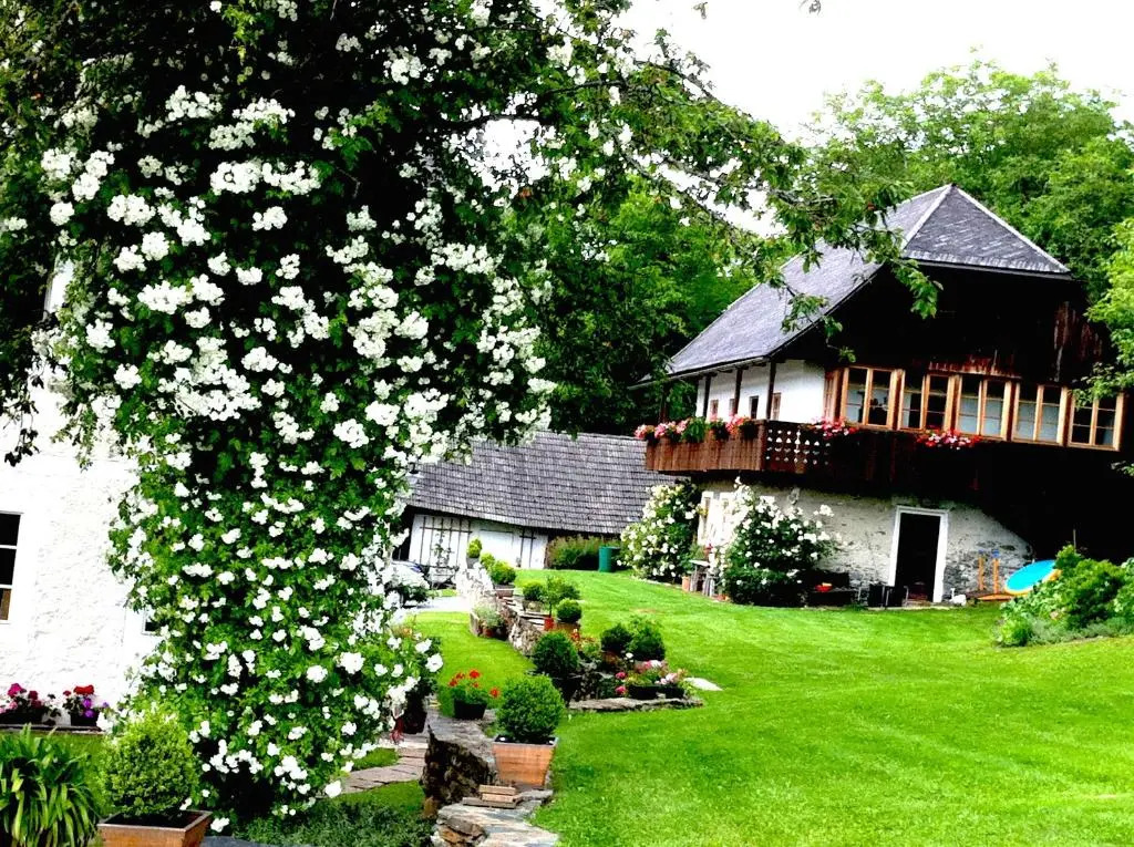 Cottage am Waldrand gelegen