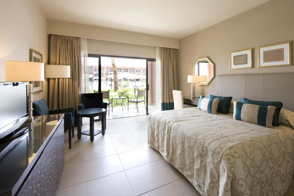 JAZ Oriental, Almaza Bay