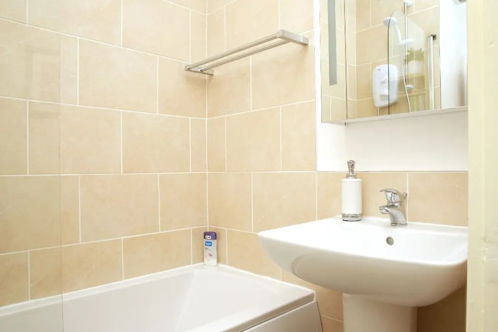1 bed flat off Royal Mile