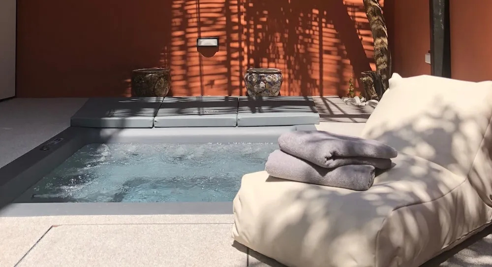 SV Acropolis Residence