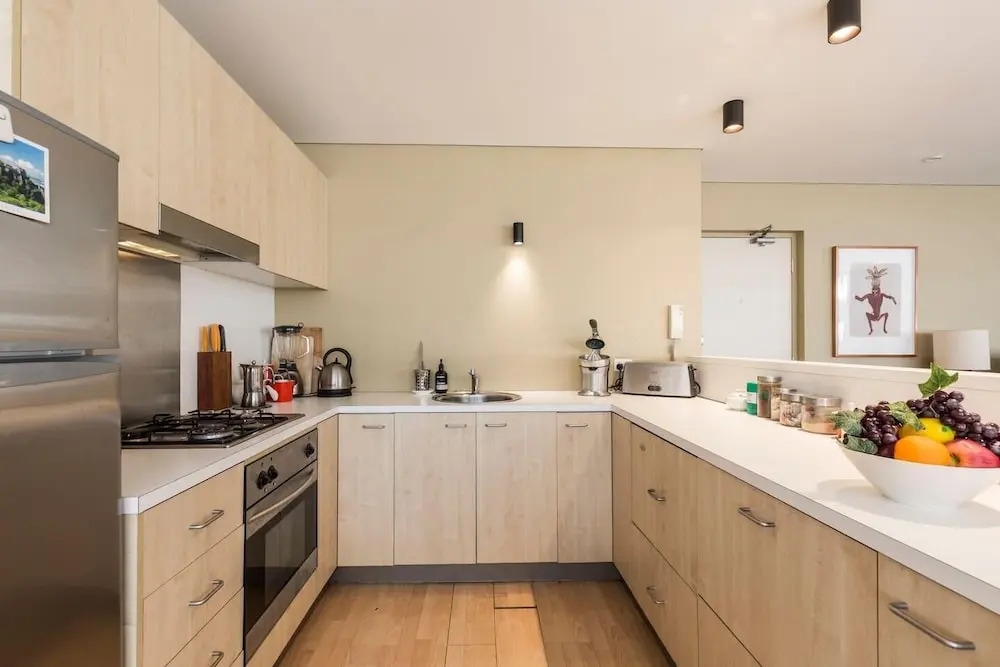 Spacious 1 Bedroom Apt Close To Green Square & Pool
