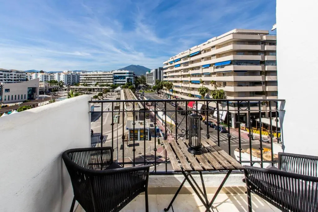 Luxurious 2 Bed Puerto Banús Apt - RDR193