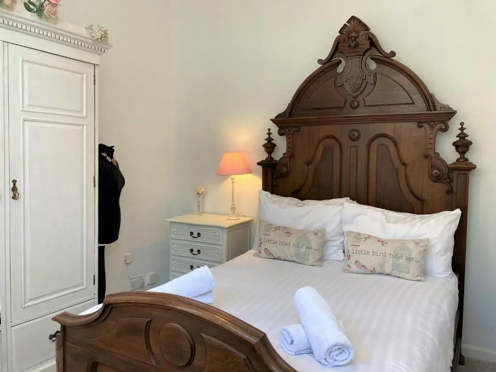No 1 Alexandra Gardens, Flat 2