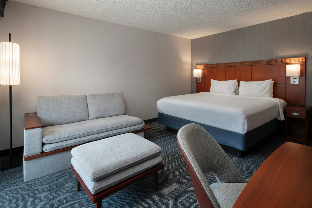 Courtyard by Marriott Fresno