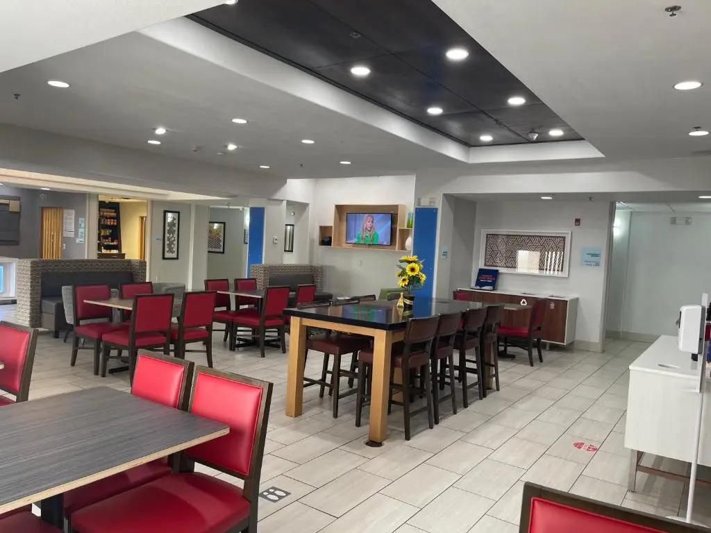 Holiday Inn Express Hotel & Suites Las Vegas NM by IHG