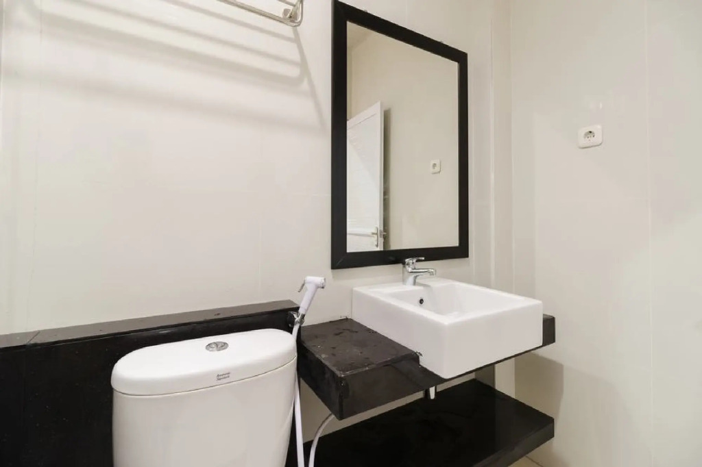 RedDoorz Plus near Palembang Icon Mall 2